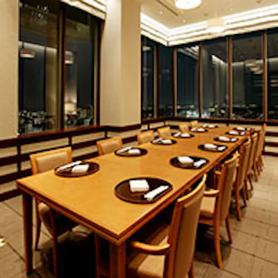 東京スカイツリー(R)をはじめ大パノラマの夜景が楽しめる個室がございます