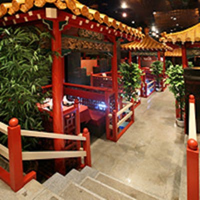 中国の雰囲気漂う店内