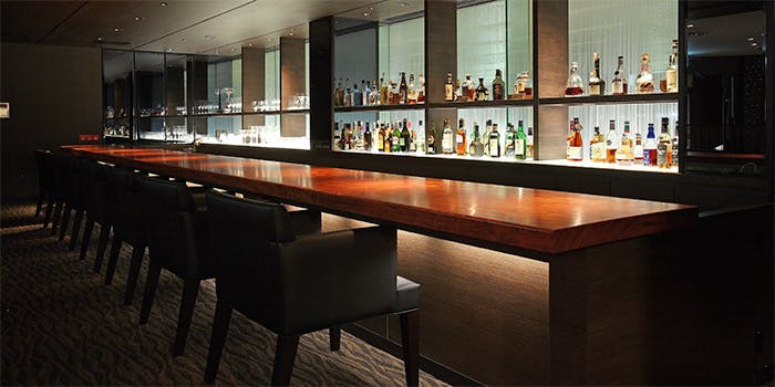 Mezzanine Bar Anaクラウンプラザホテル福岡 女子会プラン 3時間飲み放題付 デザート含む全7品 ディナー プラン メニュー 一休 Comレストラン