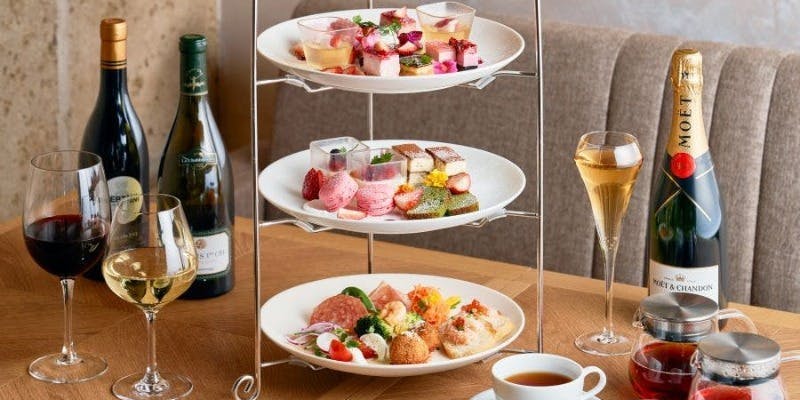 【アフタヌーンティー】フレッシュ苺や冬のドルチェとセイボリー＋ドリンク2杯（12/26～）