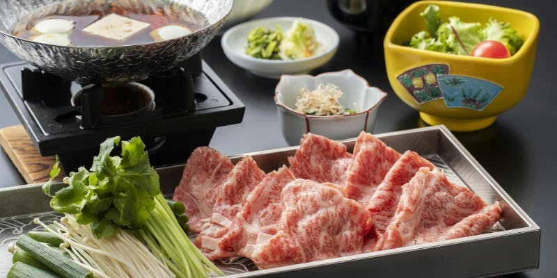 【牛鍋セット】和牛ロース（A4ランク ）の牛鍋、口取り3種、サラダなど＋乾杯ドリンク付き