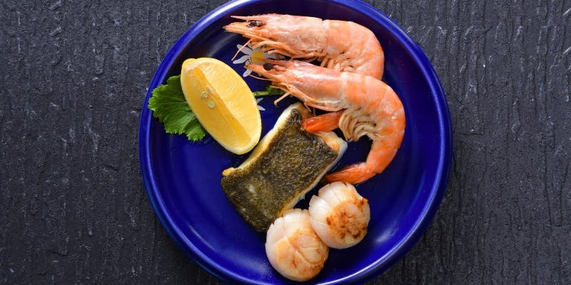 【黒潮～kuroshio～】淡路由良港魚介のお造り、魚介料理、デザートなど＋乾杯スパークリング付
