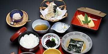 【都御膳】天ぷら、とろろ海苔巻きなど全8品 - いもぼう 平野家本家