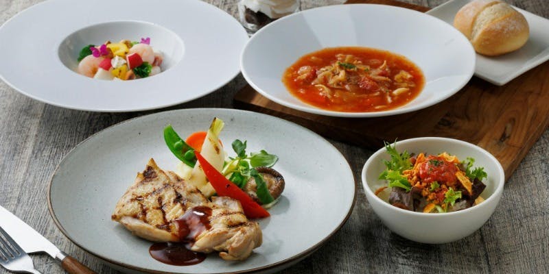 【GRILLED LUNCH】選べるメインディッシュコース（チキン、魚、ポークから1種）