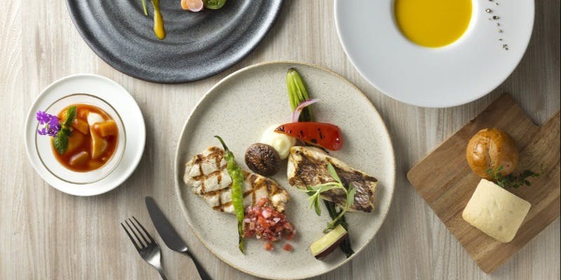 Dining＆Bar LAVAROCK（ダイニングアンドバーラヴァロック）