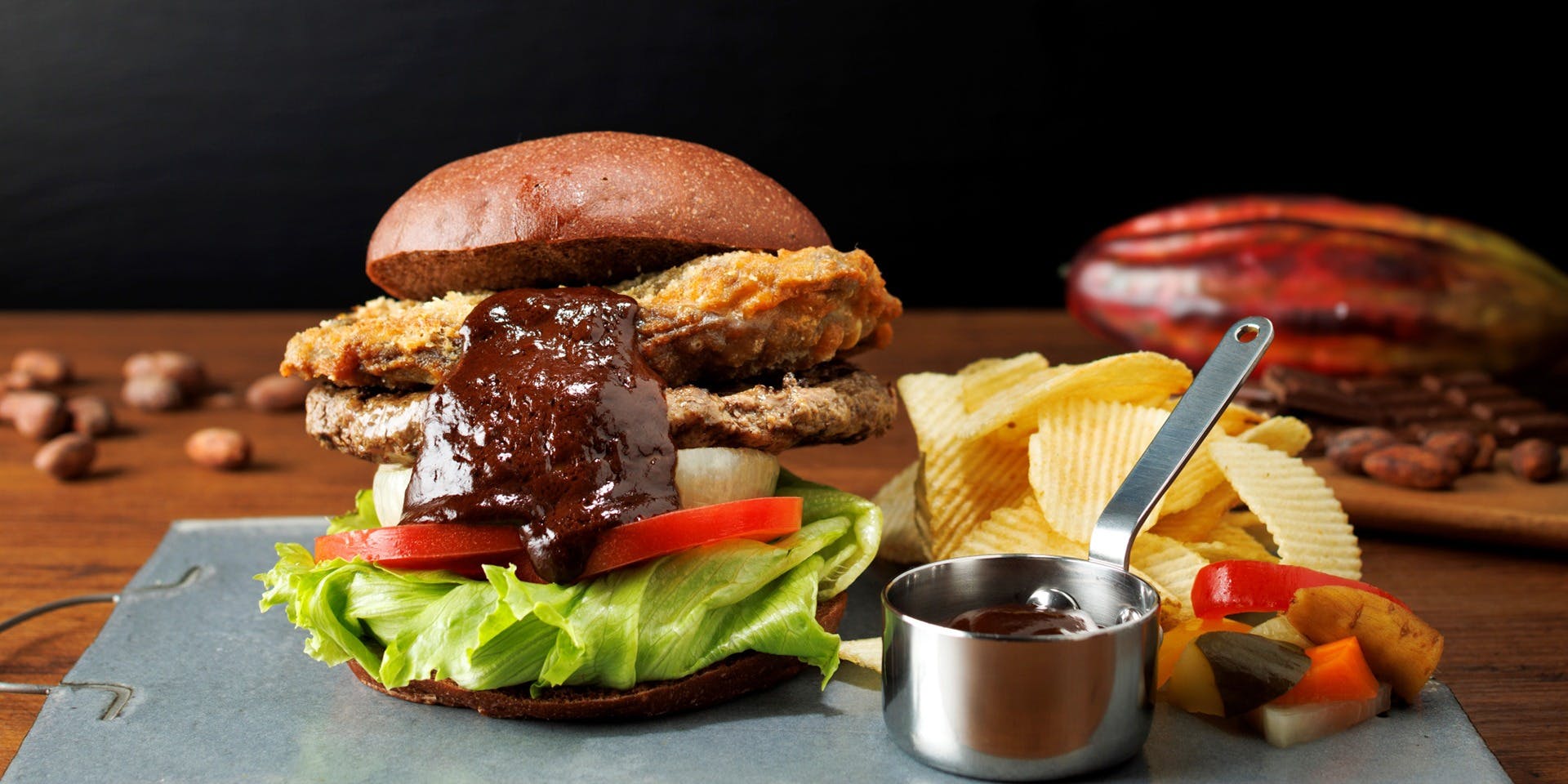 Dining＆Bar LAVAROCK（ダイニングアンドバーラヴァロック）