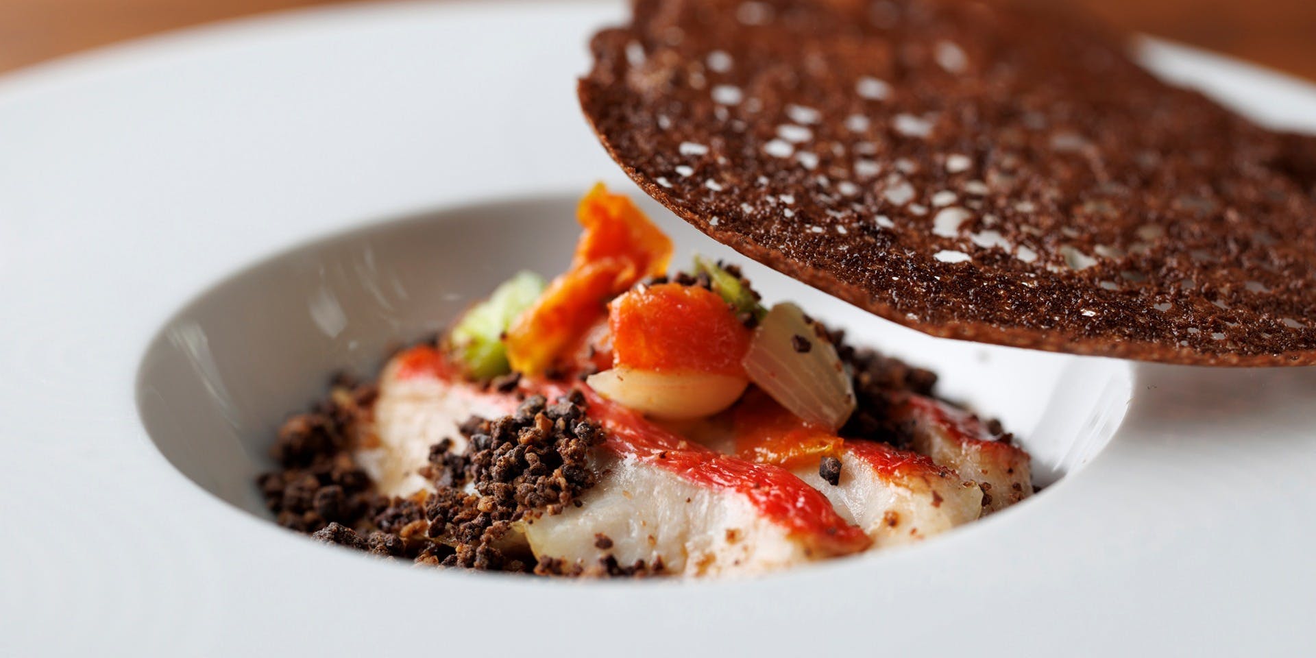 Dining＆Bar LAVAROCK（ダイニングアンドバーラヴァロック）