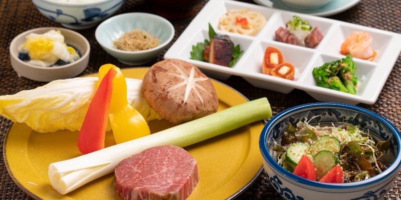 【プレミアムコース】前菜、焼き野菜、ヒレorロースステーキ、サラダなど全6品