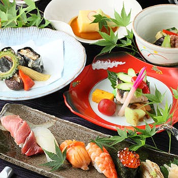 ���i ����