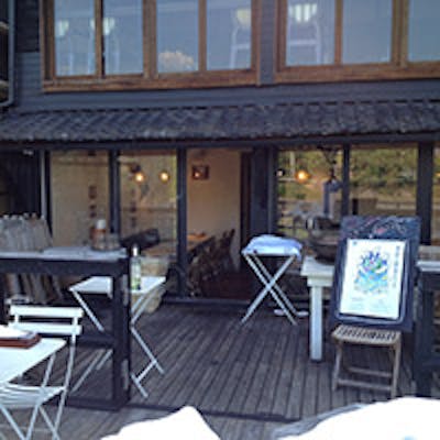 クラッシック、町屋、アンティーク…広々とした和洋折衷タイプの落ち着いた空 間