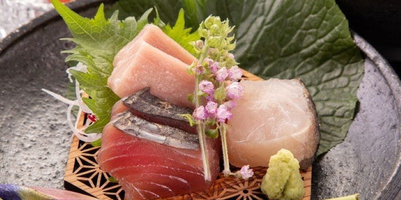 【海華月～かいかげつ～】花籠八寸、天然鮮魚、飛騨牛朴葉焼に季節の土鍋付き特別会席コース（全8品）