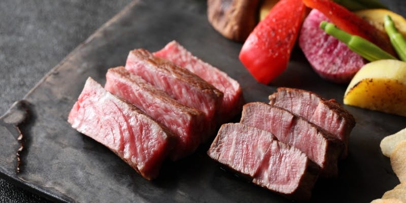 【Xmas2025】＜陽光＞Elegant Lunch＋乾杯酒＋寒平目のグリル＋国産牛フィレとロース