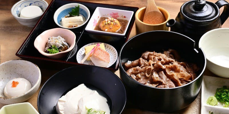 【ランチ会席】ちょっと贅沢に。お昼の段戸牛ひつまぶし会席