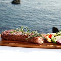 数々の星付きレストランで修行を積んだ本格シェフによるフレンチ風鉄板料理