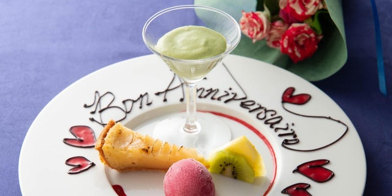 乾杯のドリンク付き【Xmas2025】豪華食材をふんだんに使ったコース、Xmas特製デザートなど全5品