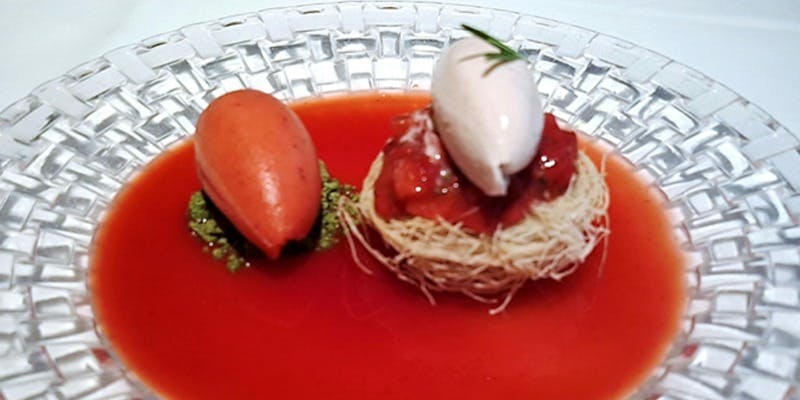 【季節の美食コース「苺」】季節限定トリフの一皿、苺尽くしのデザートなど全7皿 ＋苺のカクテル付