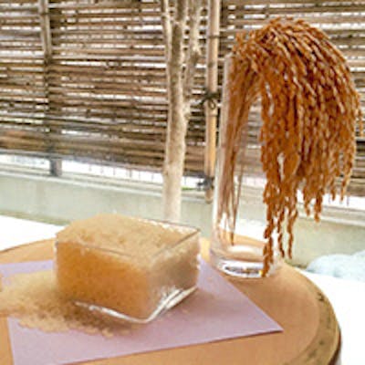 こだわりのシャリ。新潟県より直接仕入れるすし専用米「笑みの絆」を使用