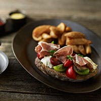 オールデイからアフタンーンティーまで、こだわりのフードメニューもご用意