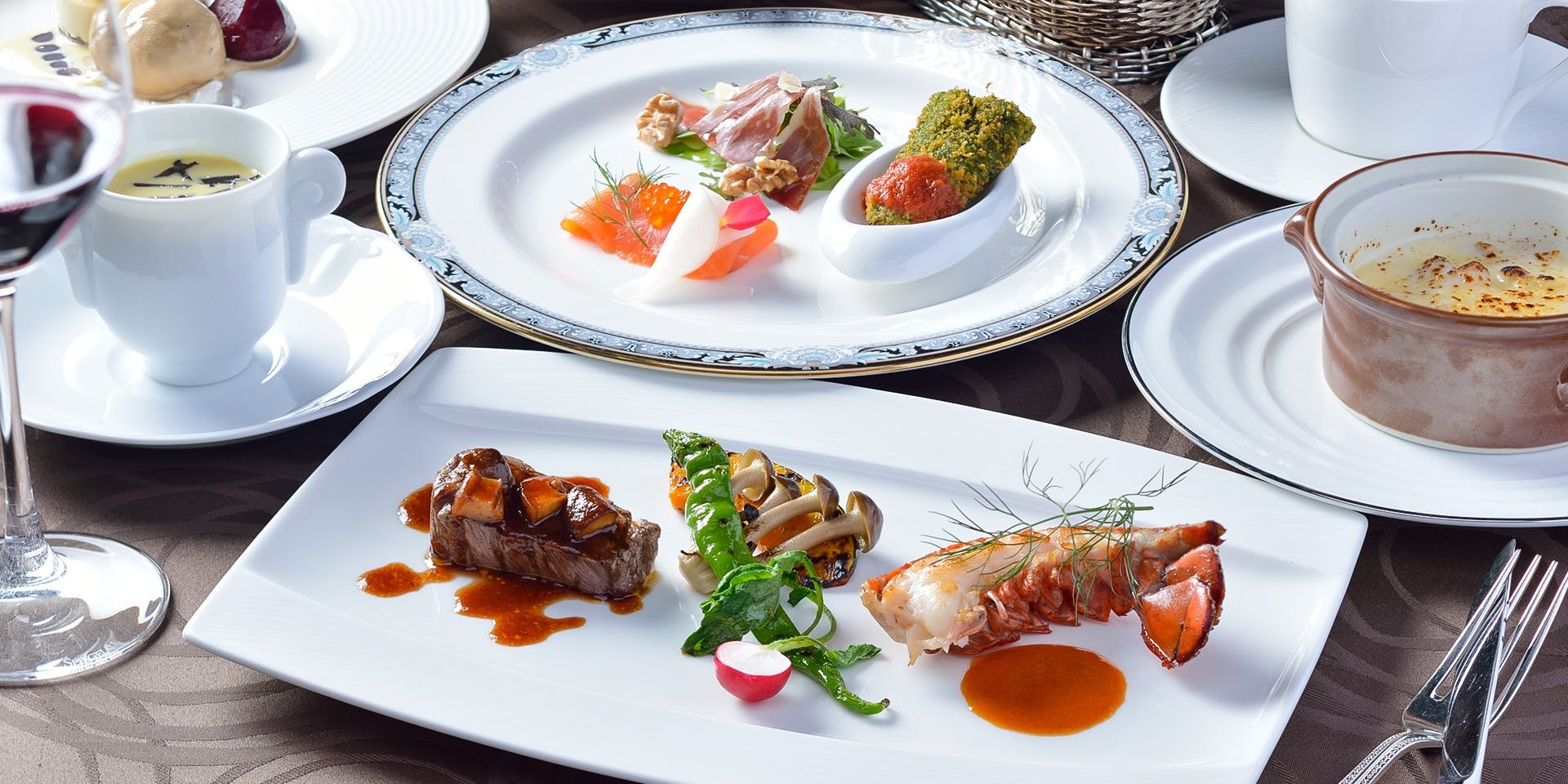 スカイレストランアンドラウンジ L&R（エルアンドアール）