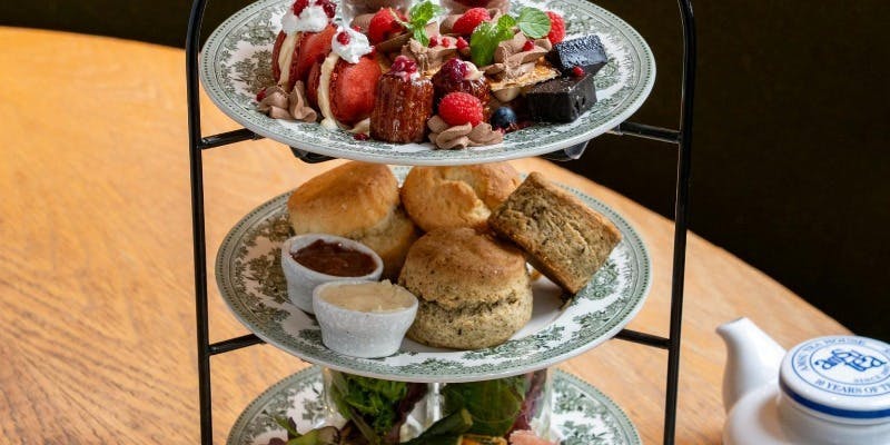 ＜ティーフリー付き＞ショコラとベリーのアフタヌーンティーセット