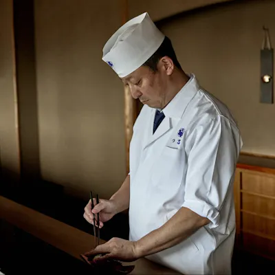 料理長 上垣 元が手がける一皿