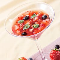 自慢の季節のタルトや厳選したコーヒー、オリジナルカクテルをご用意