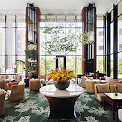 高さ6.5mの天井を誇る、開放的な「the lounge(ザ・ラウンジ)」