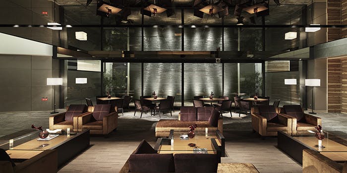 新潟モノリス 夏季限定ビアホール 非日常感あふれる空間で 飲み放題付ブッフェとb B Qプレートを愉しむ ディナー プラン メニュー 一休 Comレストラン