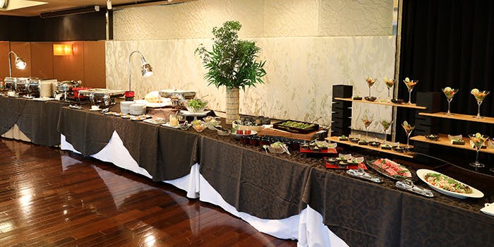 神楽 原宿 東郷記念館 ビアテラスプラン 旬の食材串揚げなど全5品 日本酒含む2 5時間飲み放題 テラス席確約 ディナー プラン 1127 メニュー 一休 Comレストラン