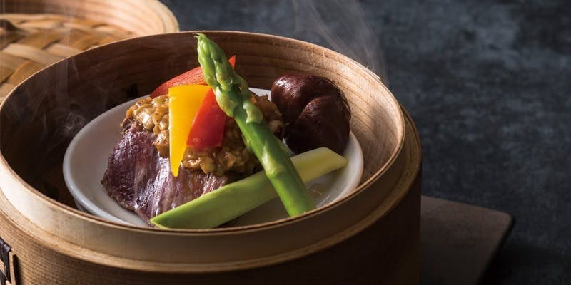 【皇家龍鳳ランチ】フカヒレ姿煮込み・北京ダック・鮑・牛肉など豪華食材全7品