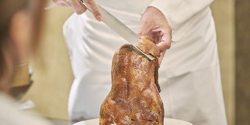 【皇家龍鳳ディナー】フカヒレ姿煮込み・北京ダック・鮑・和牛など豪華食材コース