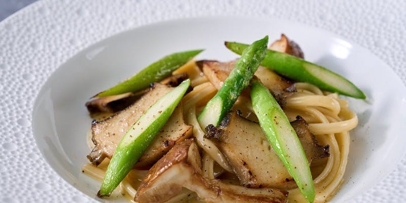 【ブランド和牛と活黒鮑ディナー】季節のオードブルや活黒鮑、ブランド和牛の鉄板焼