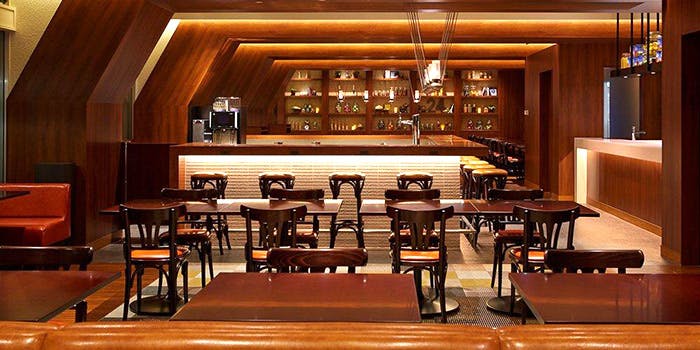 カフェレストラン24 品川プリンスホテル 夜カフェプラン スパーク含む3時間飲み放題 選べるハンバーガーなど ディナー プラン メニュー 一休 Comレストラン