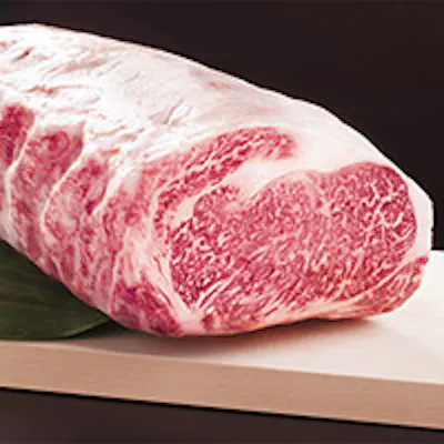 高知県産減農薬野菜や黒毛和牛、一本釣り鰹の炭火焼き等土佐に伝わる伝統料理の数々