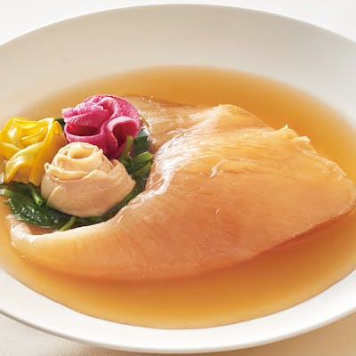 フカヒレの姿煮は特大サイズもございます