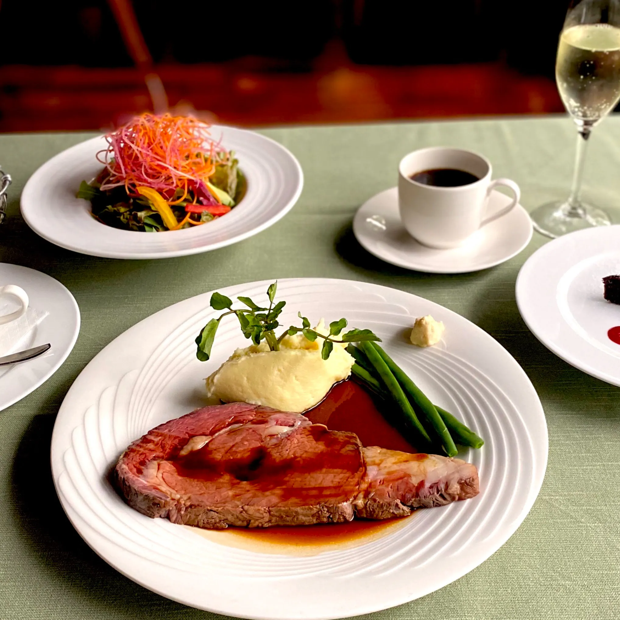 37 Roast Beef ランチローストビーフ100gコース サラダ スープ含む全4品 選べる1ドリンク デザートグレードアップ ランチ プラン メニュー 一休 Comレストラン