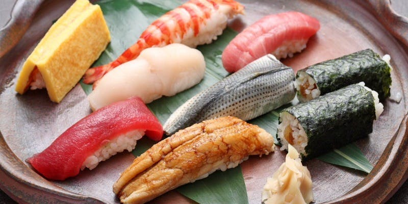 【寿白寿司懐石 館】先附2品など全9品にお食事は握り寿司