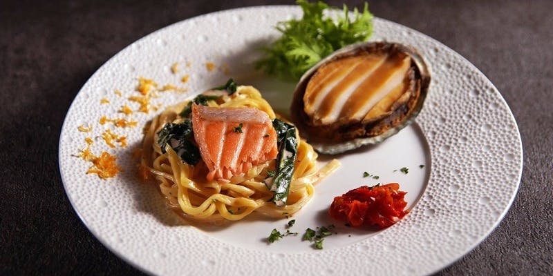 11月1日～【 記念日／Glorious 】鮑や和牛ロースステーキなど（窓側席確約）