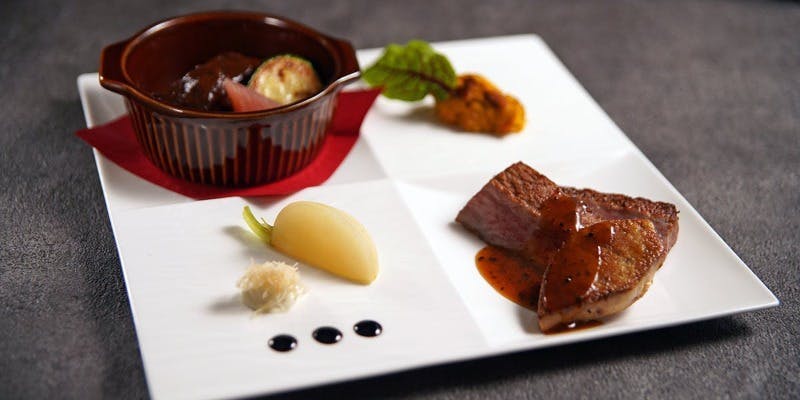 11月1日～【 Luxurious／ラグジュリアス  】伊勢海老や和牛ステーキロッシーニ風など豪華コース