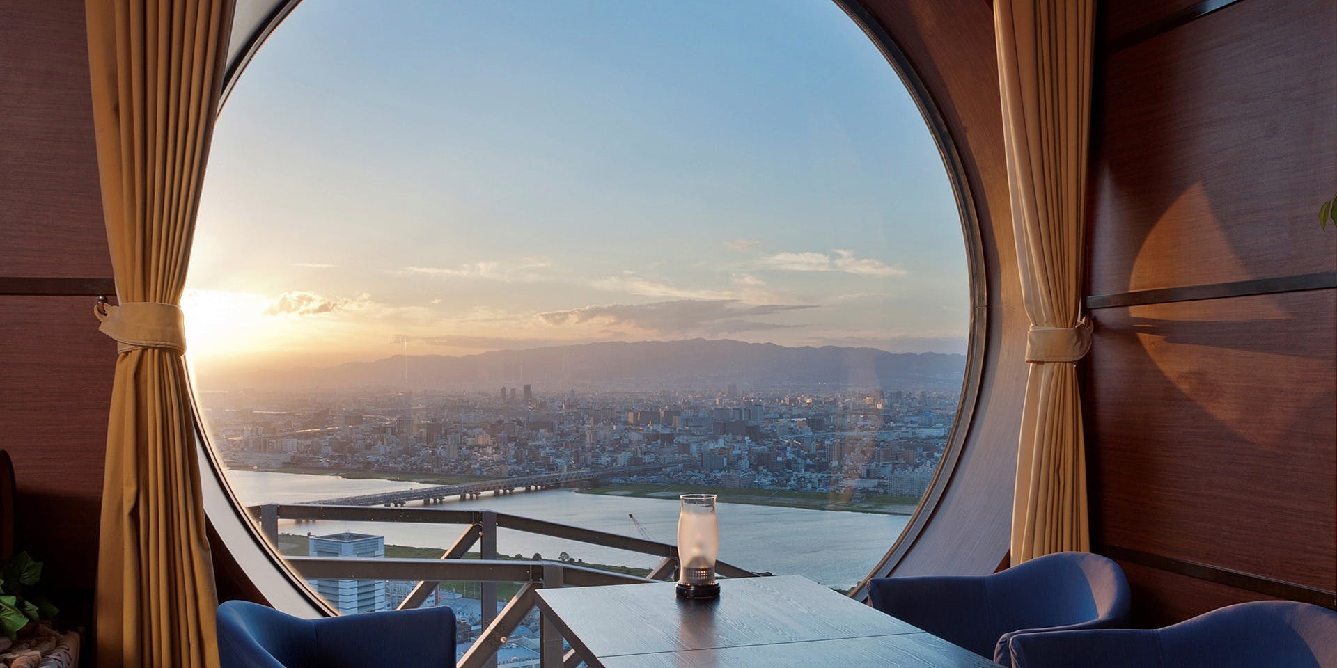 SKYLOUNGE STARDUST／梅田スカイビル（39F） 【 XmasDinner2024
