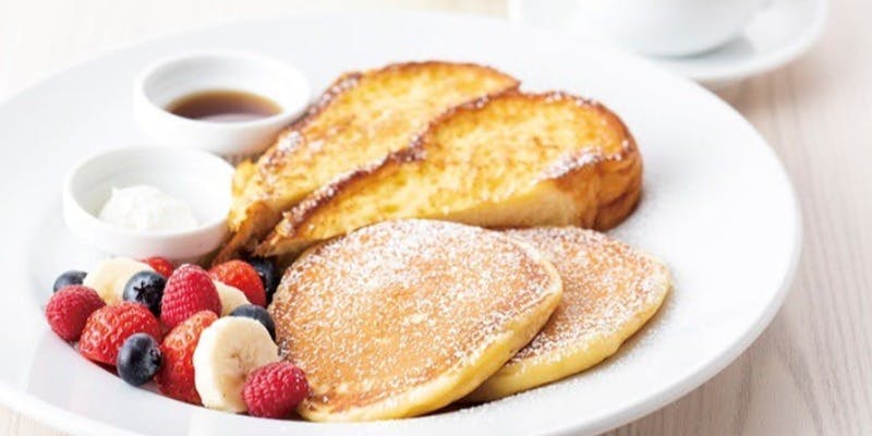 【サラベス定番平日カフェタイム限定メニュー】フレンチ＆パンケーキのハーフ＆ハーフとカフェのセット