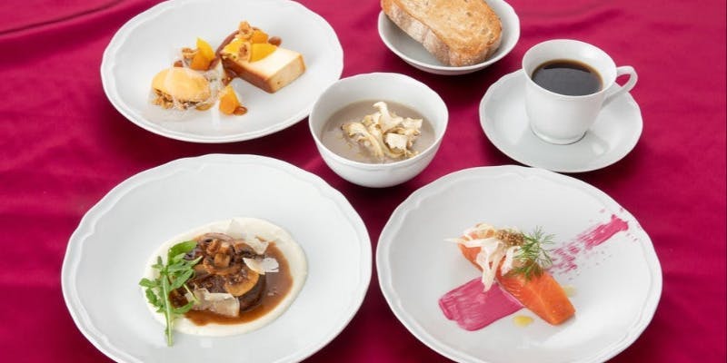 【2025クリスマスディナーコース】ハンガーステーキやマスカルポーネプリン等 全4品