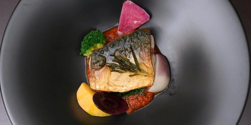 「セゾン」真鯖のソテー エルブ・ド・プロバンサルとオードブル、スープ、デザートなど全7品（1/7～2/28）