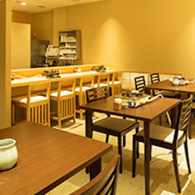 京都の風情漂う木屋町通に佇む割烹料理店