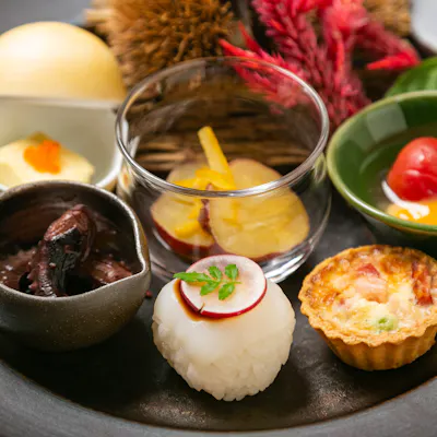 見た目の美しさと五感で楽しめるお料理の数々