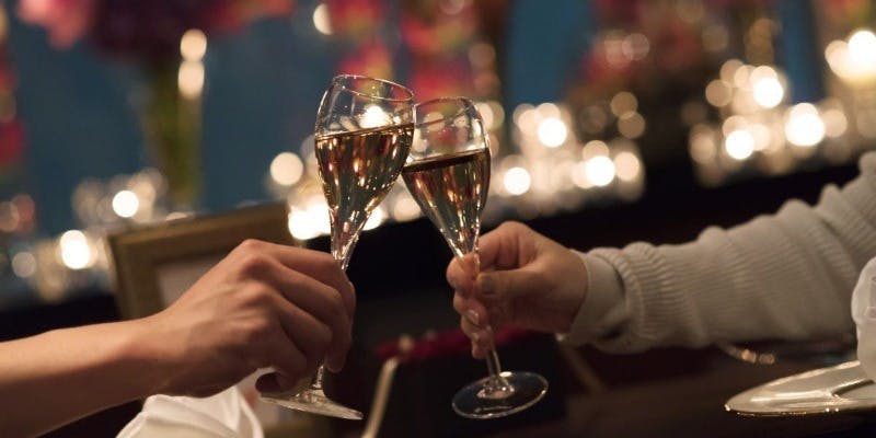 【窓側確約・Modern Oriental記念日コース】乾杯酒＆アニバーサリーケーキとディナーフルコース全6品