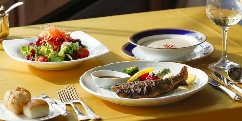 【クラシックランチ】メインは伝統のクラシックメニューからチョイス　全5品