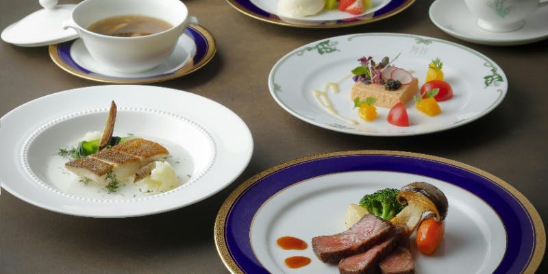 冬メニュー【こぶし】前菜、スープ、魚料理、肉料理、デザートの全5品のディナーコース。