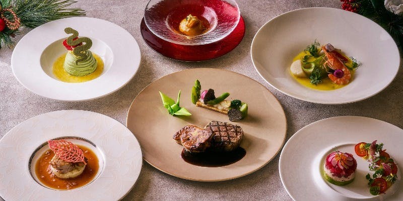 【New Year Dinner】ホテル最上階で新年お祝いコース全6品（12/31ー1/4）
