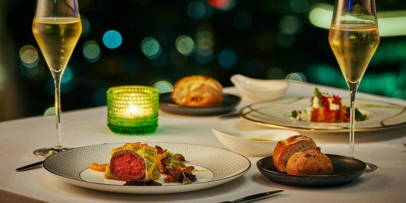 【Xmas2025】ギャラリーな夜景に酔いしれるグランノエル キャビアから黒毛和牛の全6品＋窓側席確約